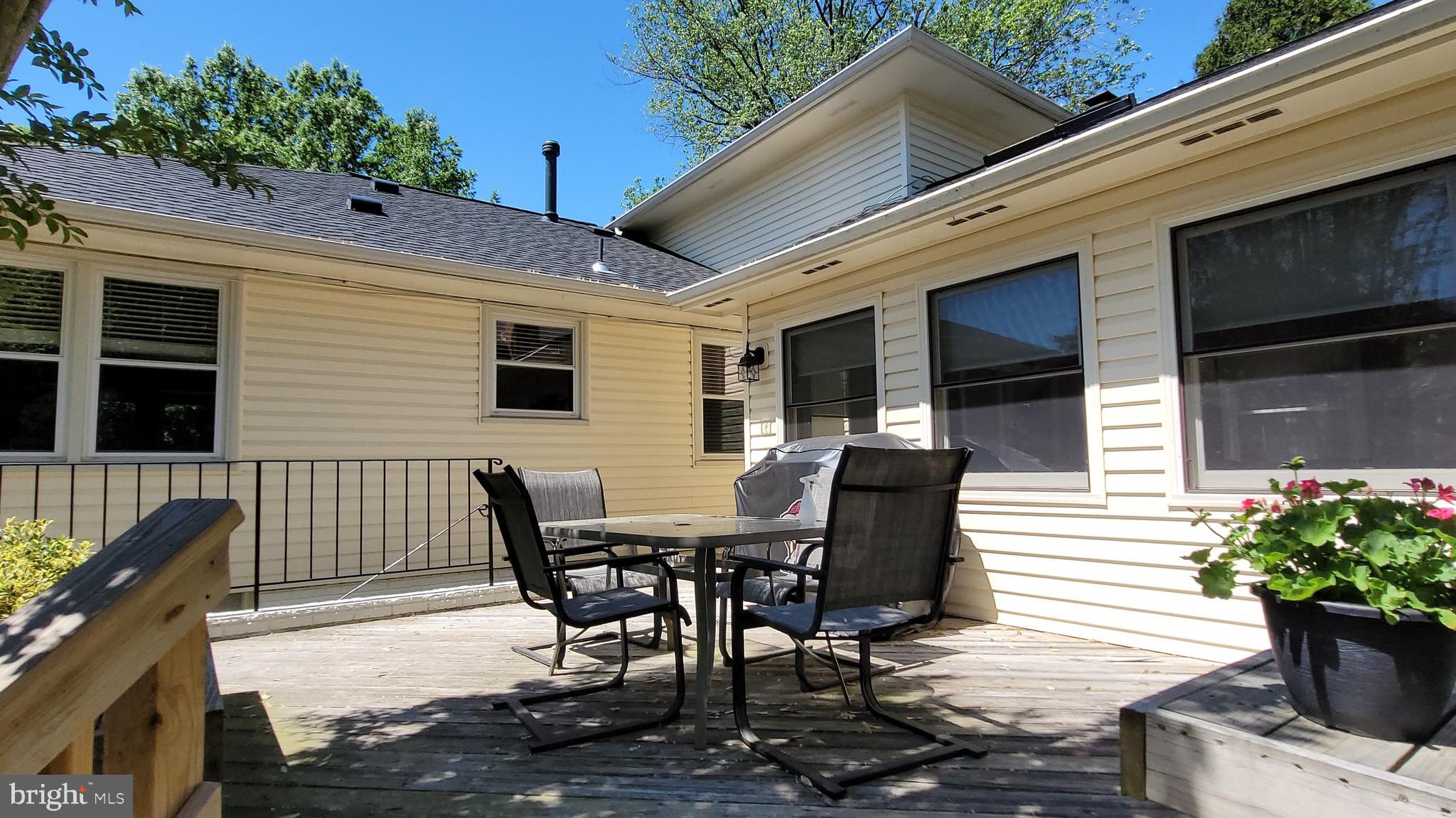 4501 Gilbertson Road Fairfax, VA 22032 - Photo 14 of 33 SUN DECK