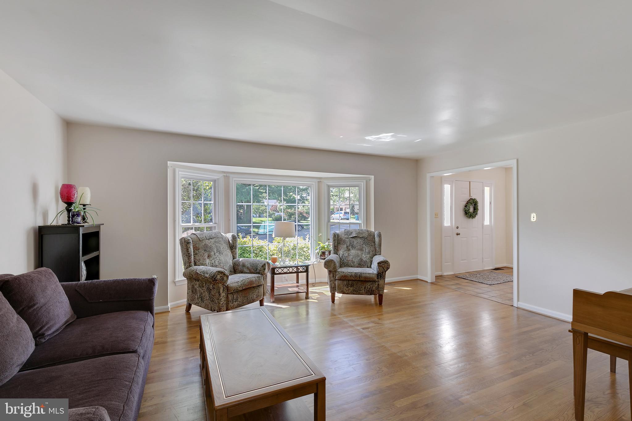 4501 Gilbertson Road Fairfax, VA 22032 - Photo 19 of 33 LIVING ROOM