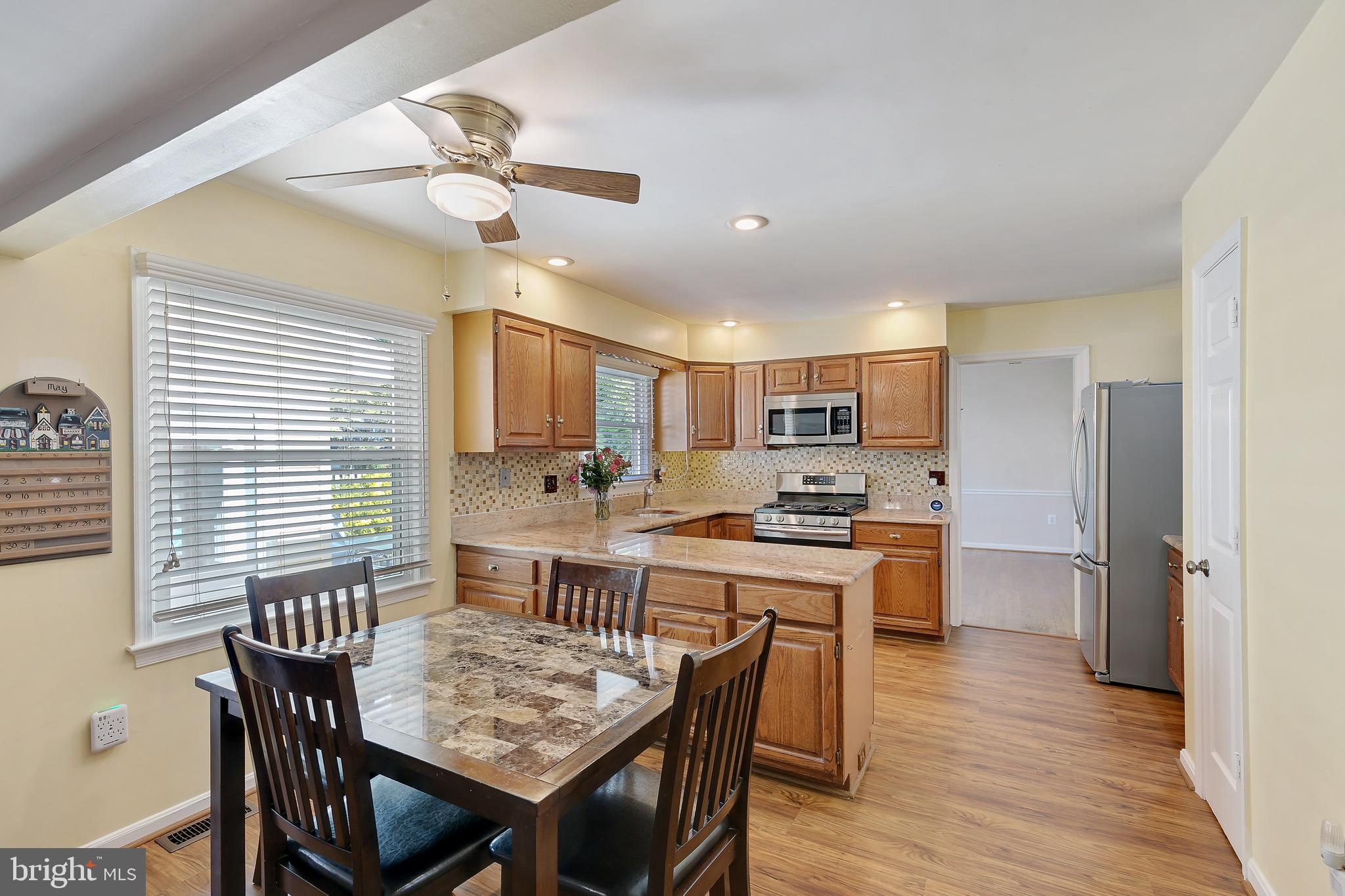 4501 Gilbertson Road Fairfax, VA 22032 - Photo 4 of 33 KITCHEN AND BREAKFAST