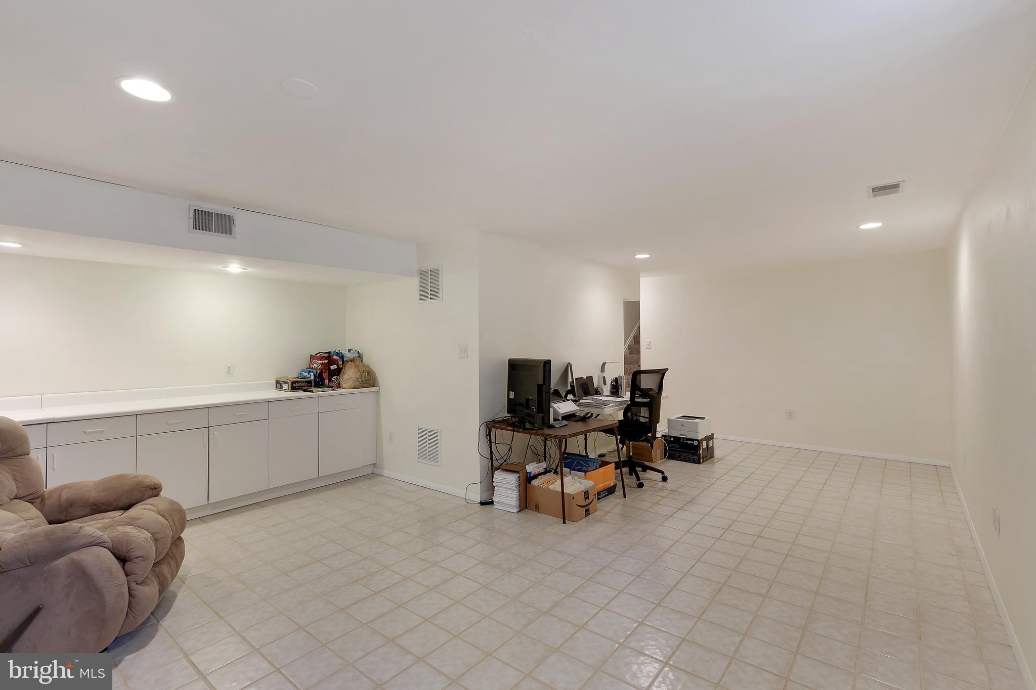 4501 Gilbertson Road Fairfax, VA 22032 - Photo 31 of 33 RECREATION ROOM, BUILT-IN COUNTER