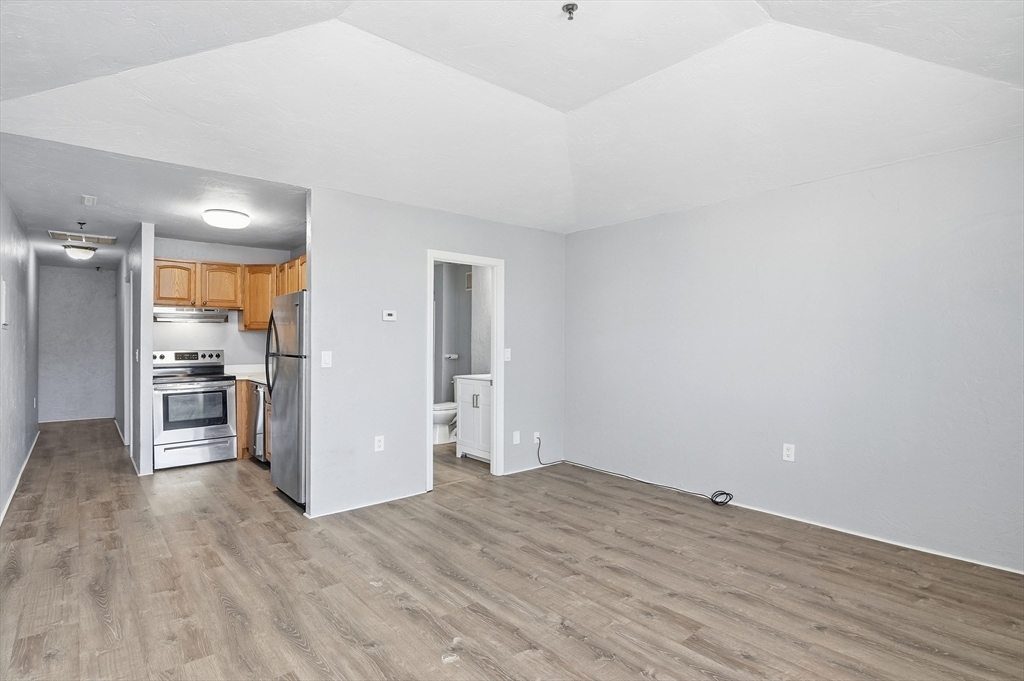531 Main Street, Unit 410M Worcester, MA 01608 - Photo 2 of 32