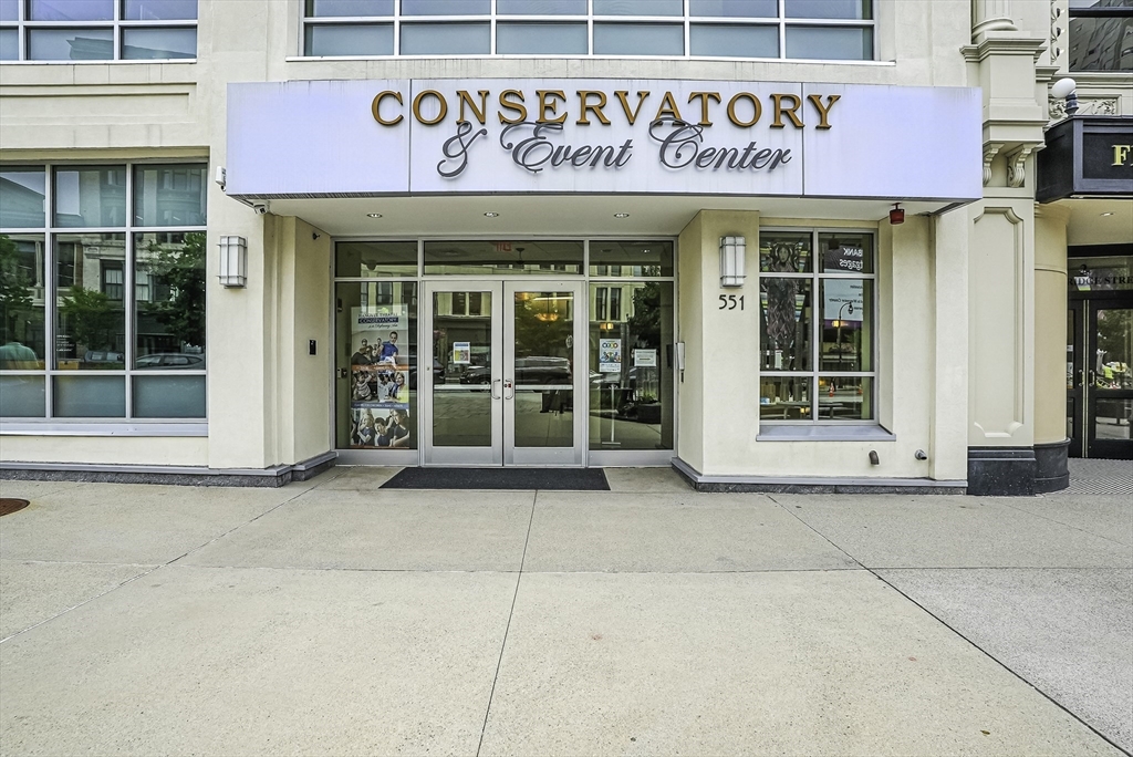 531 Main Street, Unit 410M Worcester, MA 01608 - Photo 27 of 29 a view of a building with a entrance