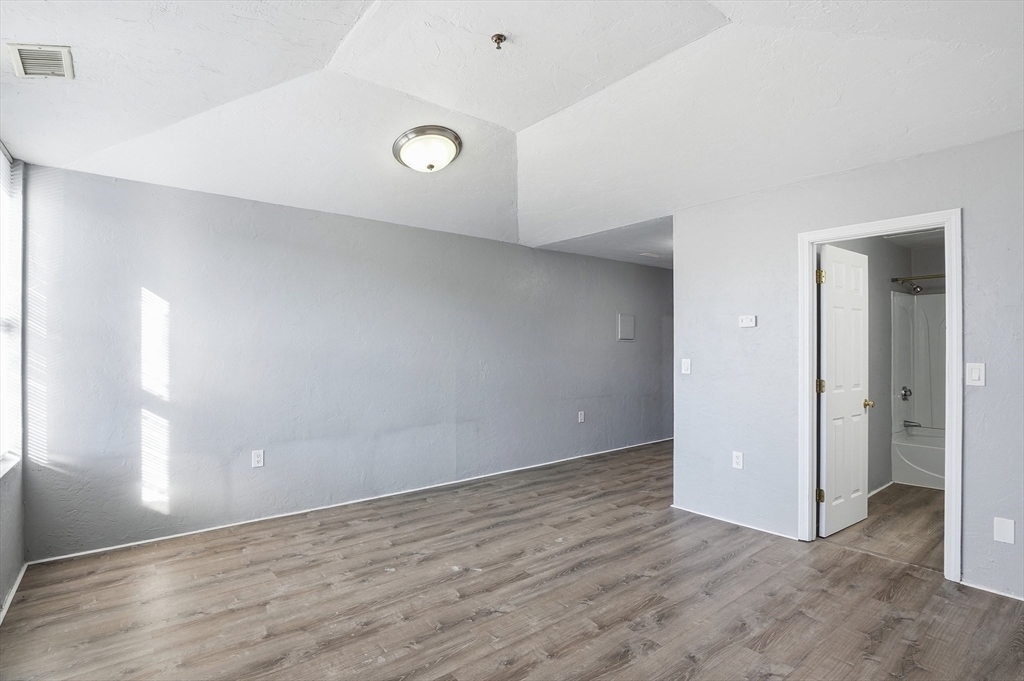 531 Main Street, Unit 410M Worcester, MA 01608 - Photo 4 of 32