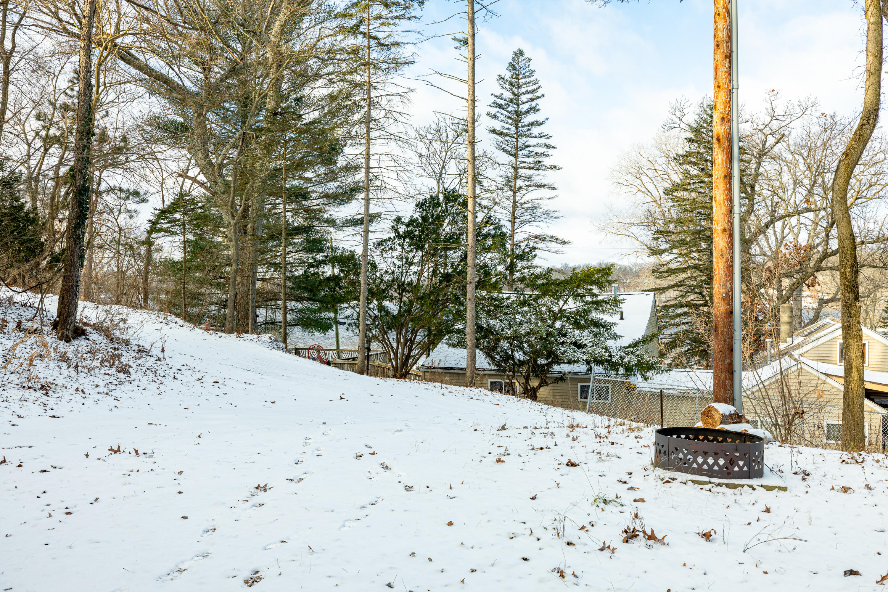 11133 Hillside Pinckney, MI 48169 - Photo 3 of 16 11133 Hillside (7 of 11)