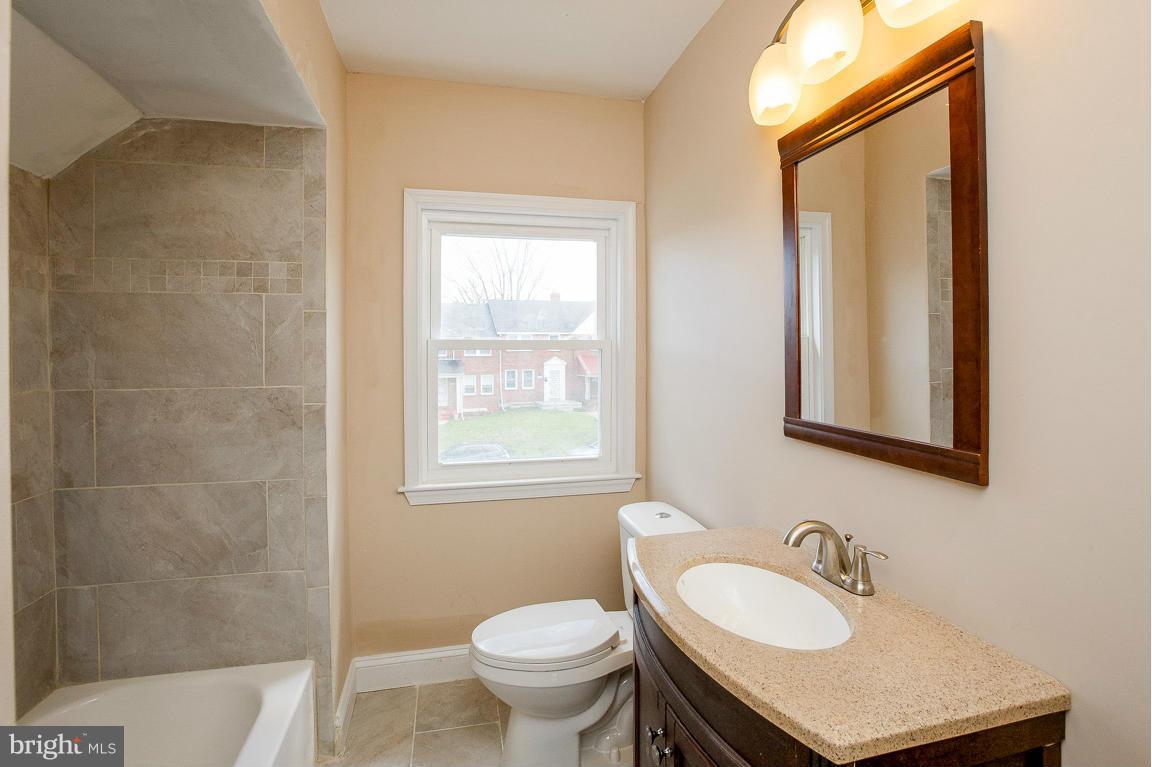 1318 Pentwood Road Baltimore, MD 21239 - Photo 13 of 25 Bath