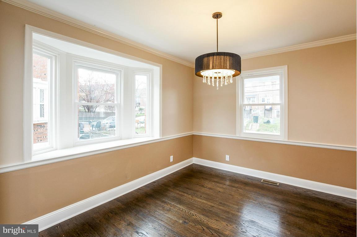 1318 Pentwood Road Baltimore, MD 21239 - Photo 7 of 25 Dining Room