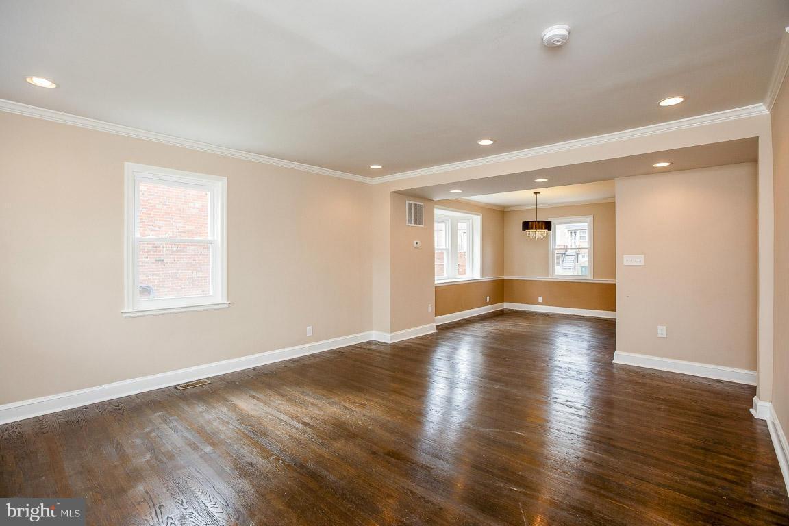 1318 Pentwood Road Baltimore, MD 21239 - Photo 8 of 25 Living Room