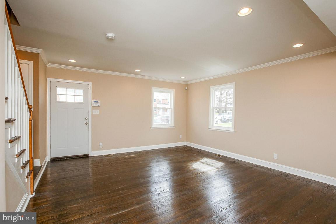 1318 Pentwood Road Baltimore, MD 21239 - Photo 9 of 25 Living Room