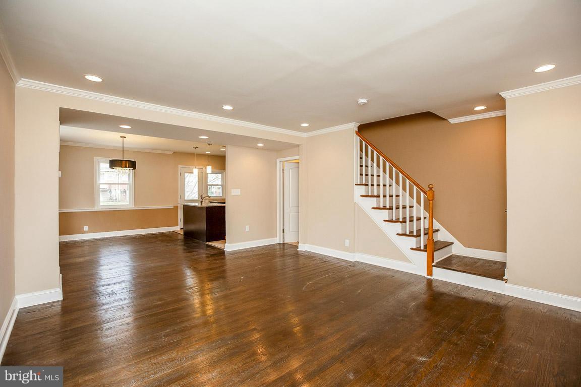 1318 Pentwood Road Baltimore, MD 21239 - Photo 10 of 25 Living Room