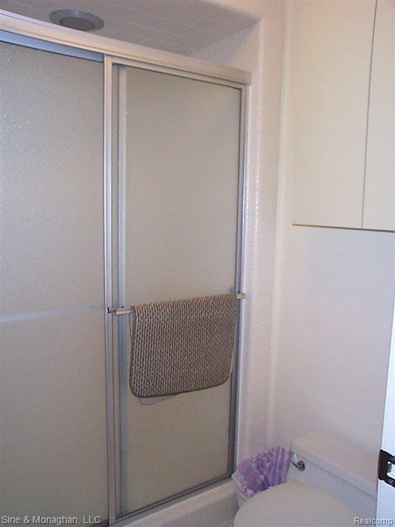 1715 River 48 Road, Unit 48 St. Clair, MI 48079 - Photo 10 of 25 10 MASTER BATH 1715 River Rd #4