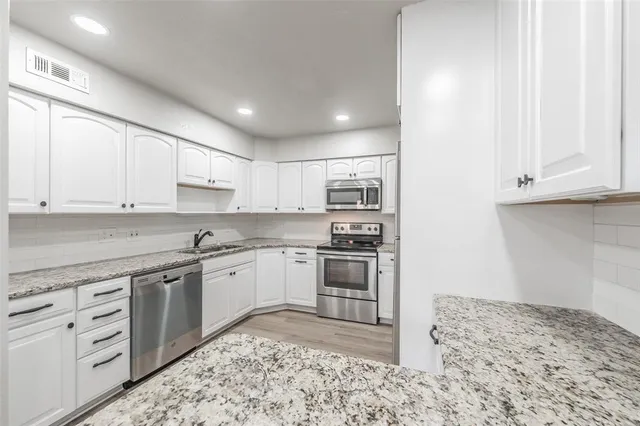 $433,000 | 819 Brentwood Lane, Richardson, TX 75080