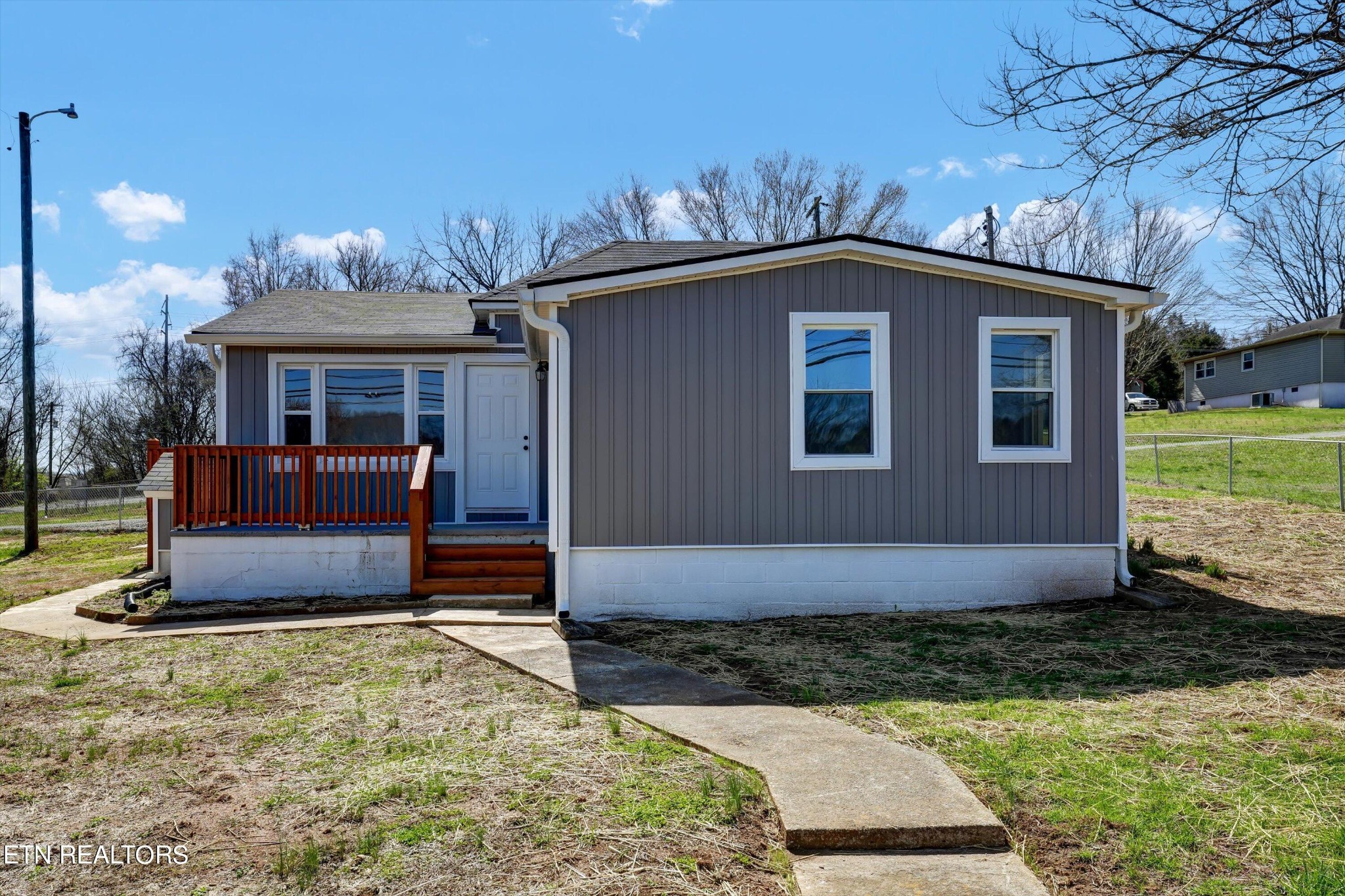 9412 Mascot Road Mascot, TN 37806 - Photo 1 of 29 Gallery Image 1