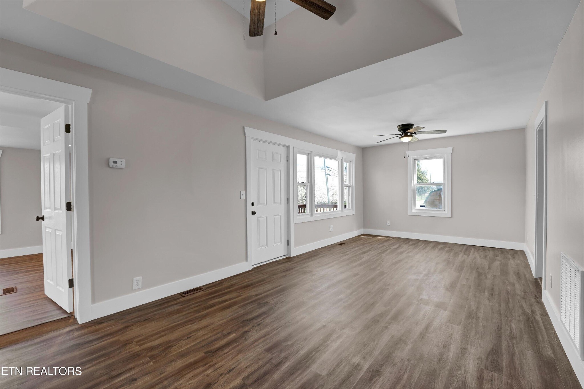 9412 Mascot Road Mascot, TN 37806 - Photo 5 of 29 Gallery Image 5