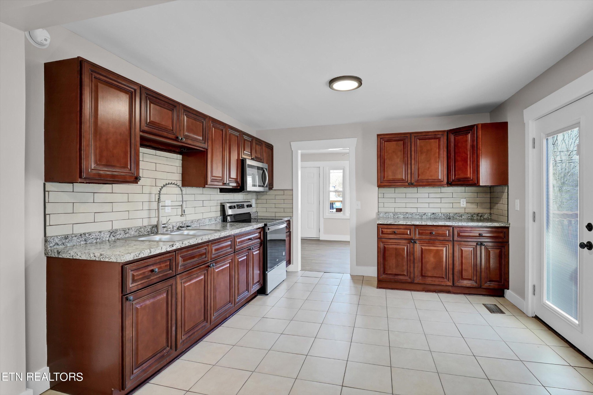 9412 Mascot Road Mascot, TN 37806 - Photo 8 of 29 Gallery Image 8