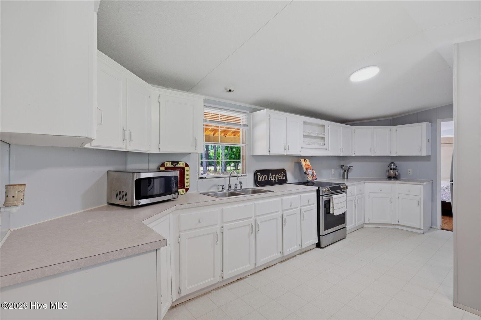 1223 Arvida Spur Road Rocky Point, NC 28457 - Photo 5 of 42
