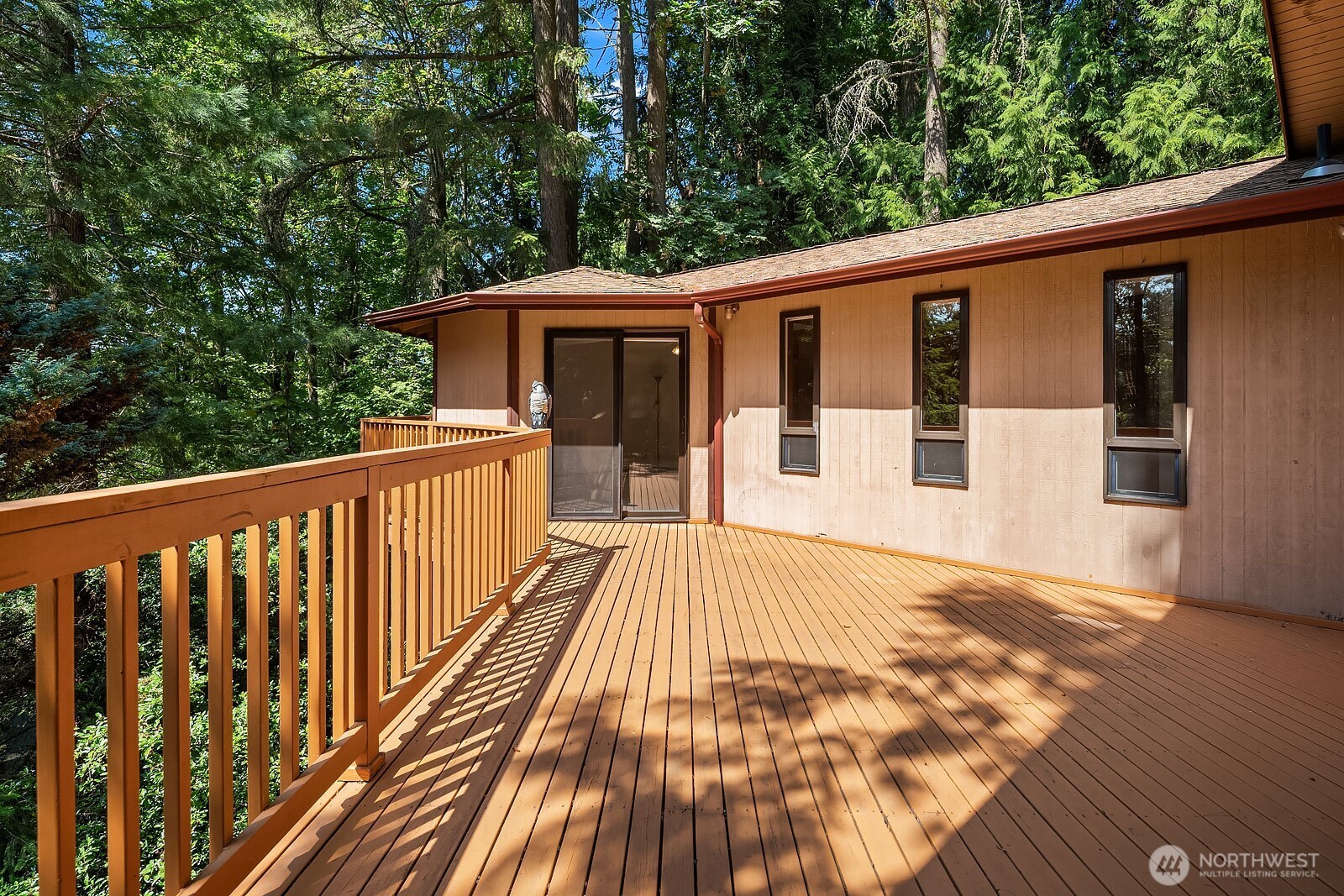 19510 Southeast May Valley Road Issaquah, WA 98027 - Photo 20 of 33 Gallery Image 20