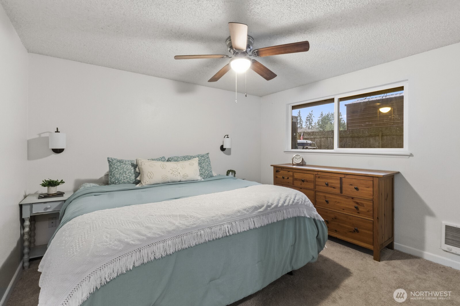 453 Southwest View Drive Port Orchard, WA 98367 - Photo 8 of 15