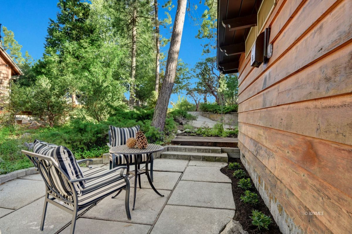 26780 Saunders Meadow Road Idyllwild, CA 92549 - Photo 15 of 41 a view of outdoor space outdoor seating