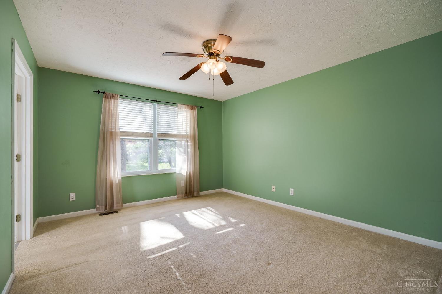 1005 Raintree Lane Maineville, OH 45039 - Photo 15 of 39 Master bedroom