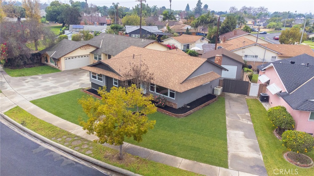 7310 South Bluff Road Downey, CA 90240 - Photo 4 of 33