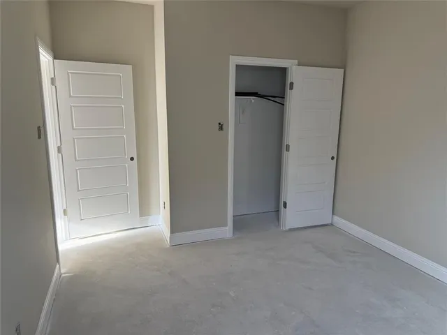 a black and white photo of a picture