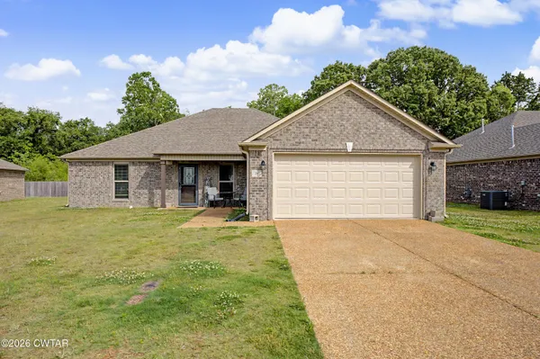 $315,000 | 36 Jackson Crk Drive, Jackson, TN 38305
