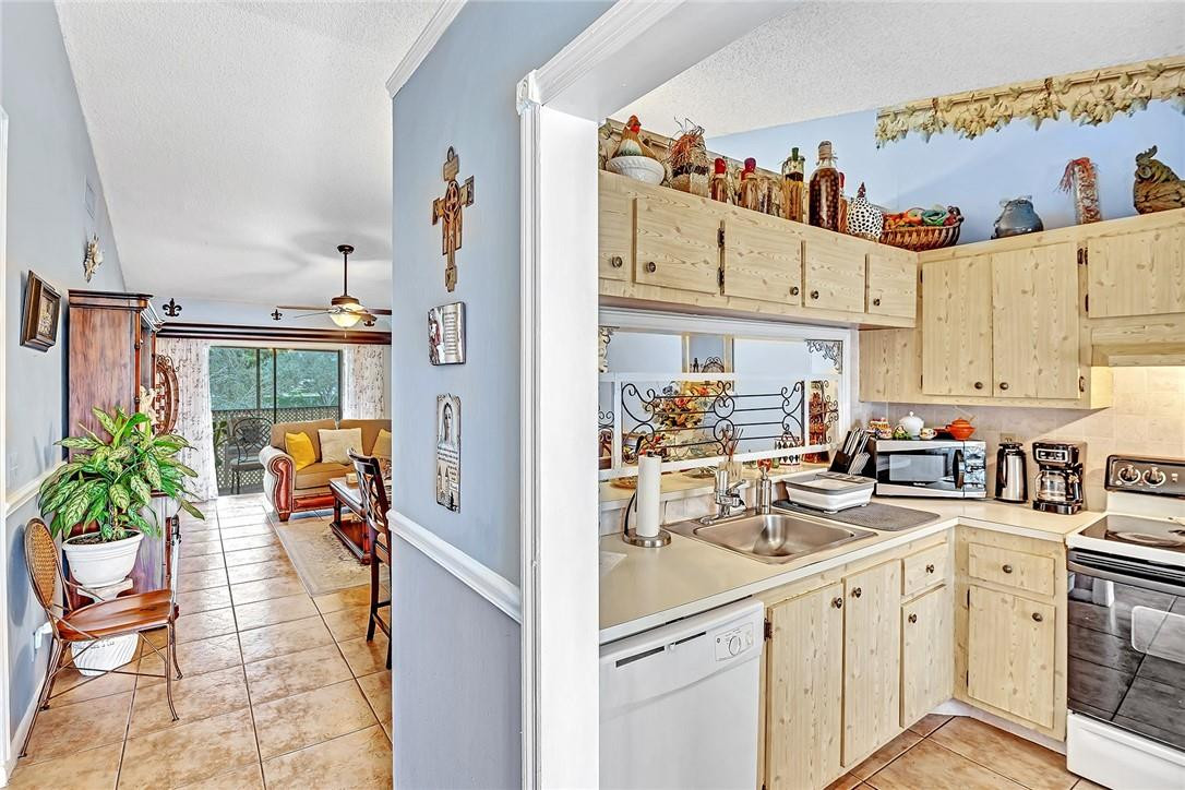 22016 Palms Way, Unit 205 Boca Raton, FL 33433 - Photo 4 of 44 Photo 4