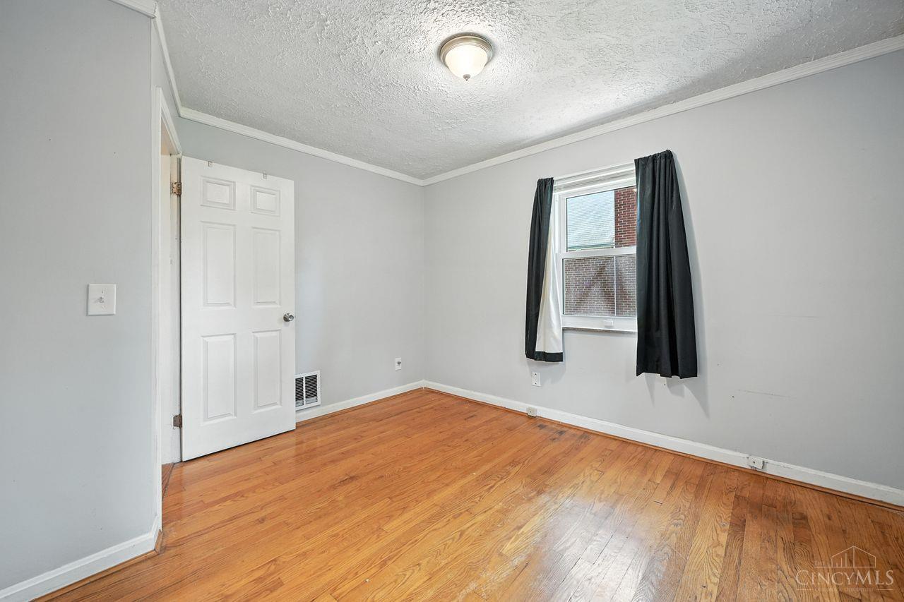 1394 Adams Road Cincinnati, OH 45231 - Photo 16 of 35 Gallery Image 16