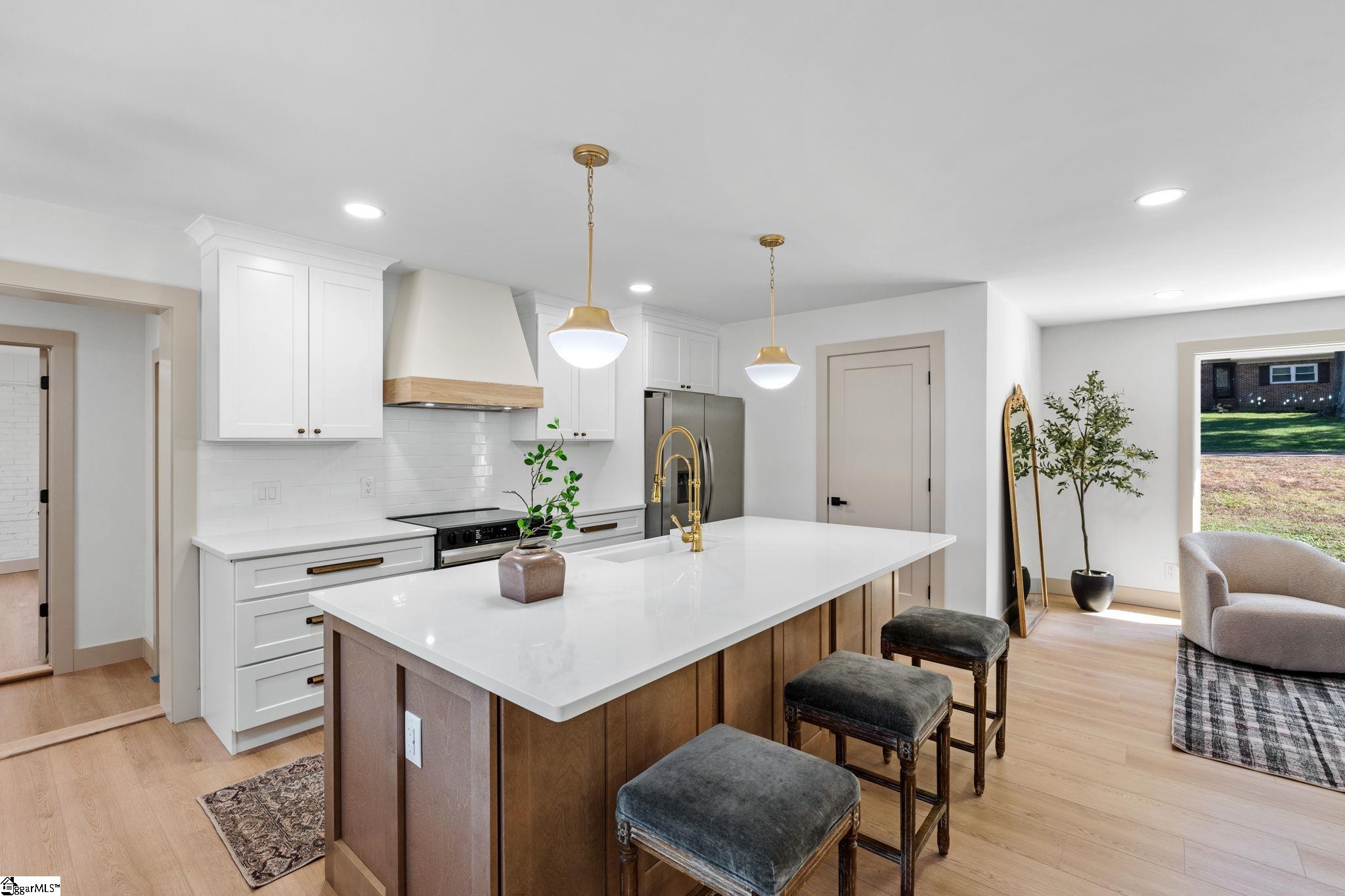 207 Oakmont Drive Boiling Springs, SC 29316 - Photo 3 of 35