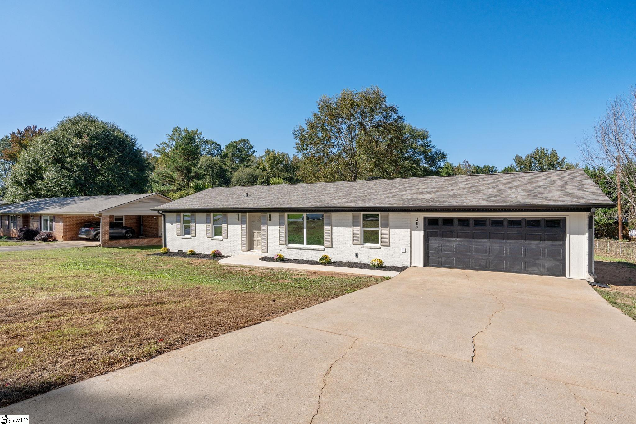 207 Oakmont Drive Boiling Springs, SC 29316 - Photo 31 of 35