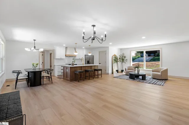 $304,999 | 207 Oakmont Drive, Boiling Springs, SC 29316