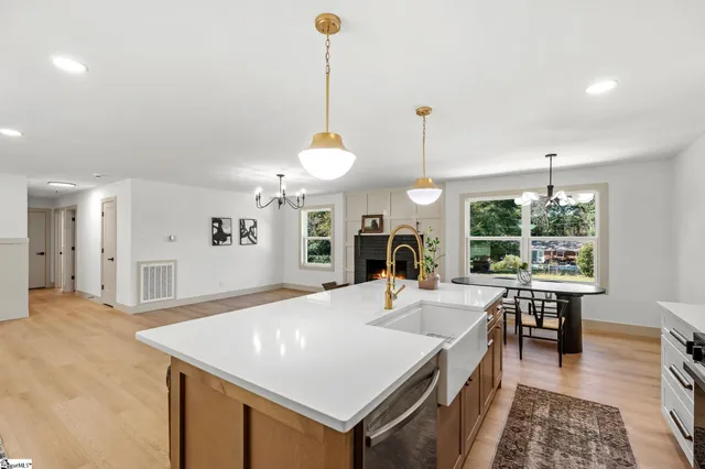 $304,999 | 207 Oakmont Drive, Boiling Springs, SC 29316