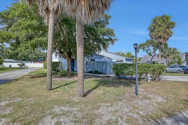 $3,100 | 241 Northwest 15th Street, Boca Raton, FL 33432