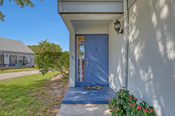$3,100 | 241 Northwest 15th Street, Boca Raton, FL 33432