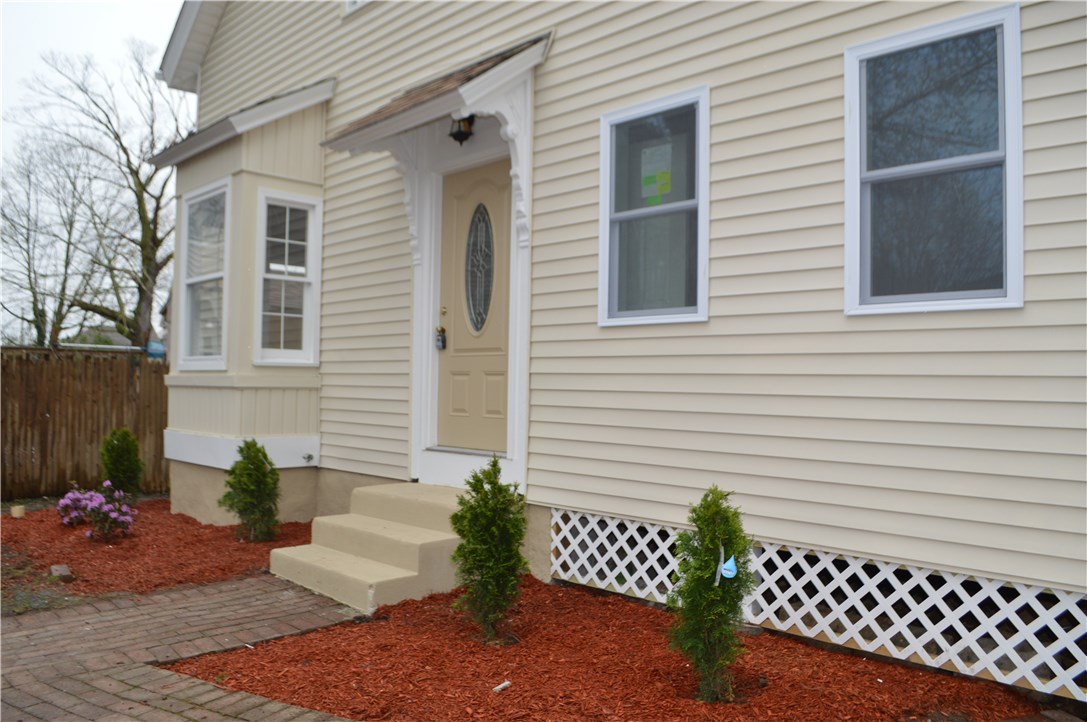 91 Spring Street Pawtucket, RI 02860 - Photo 2 of 29 Gallery Image 2