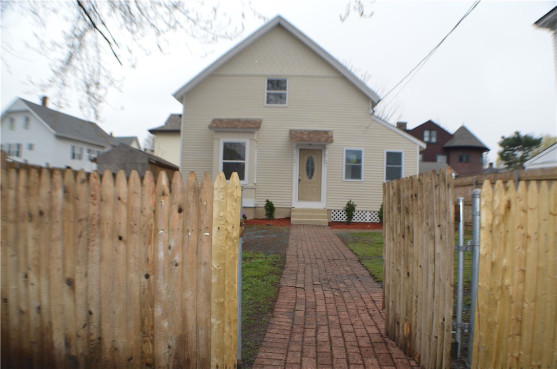 91 Spring Street Pawtucket, RI 02860 - Photo 3 of 29 Gallery Image 3