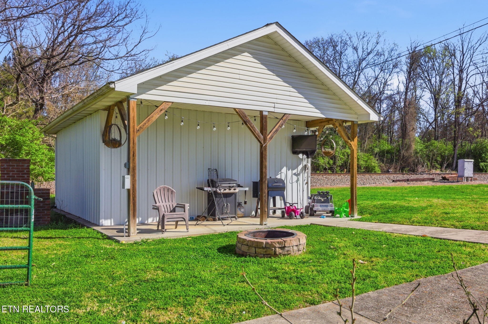 9427 Mascot Road Mascot, TN 37806 - Photo 34 of 37 Gallery Image 34