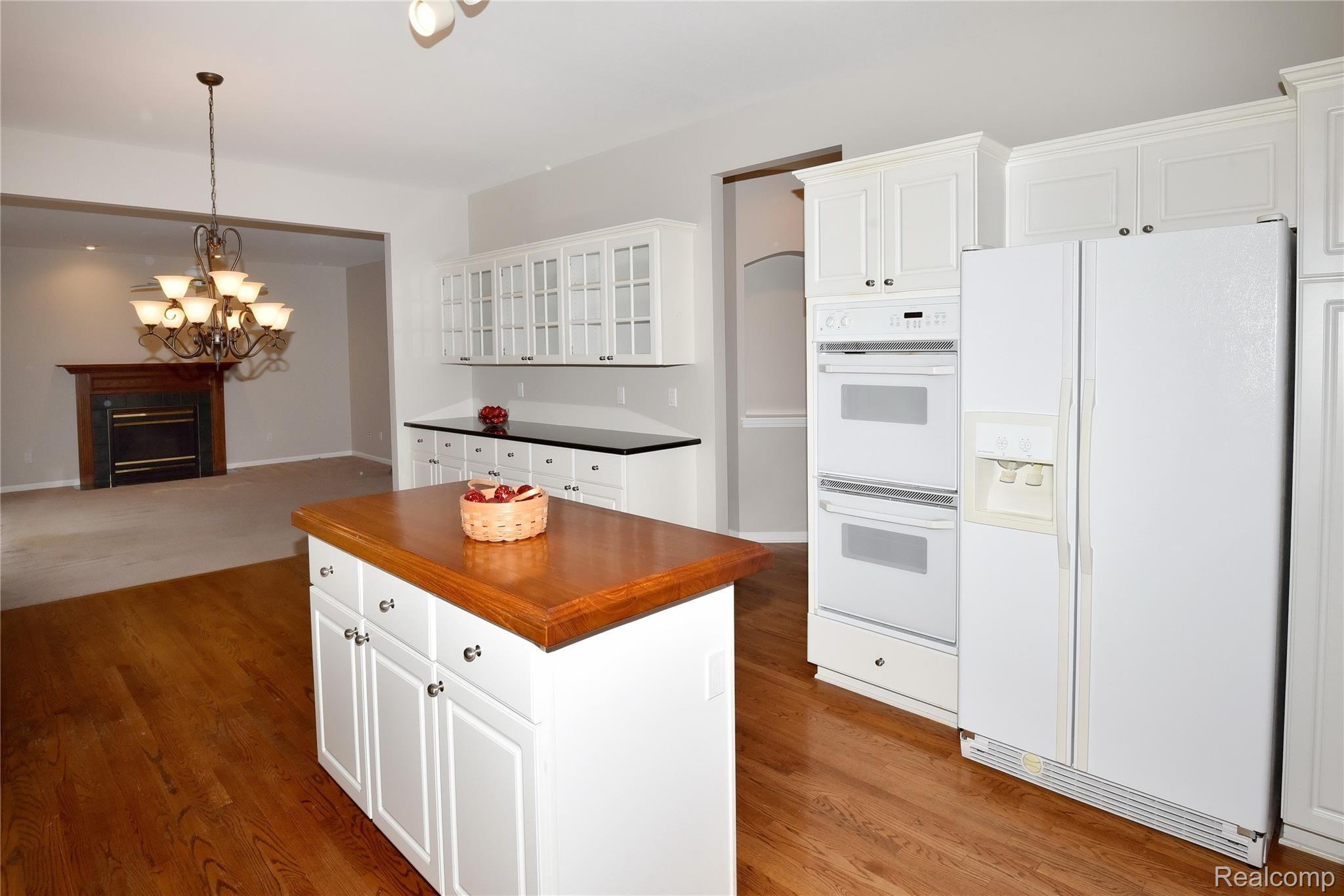 1093 Bloomview Circle Rochester, MI 48307 - Photo 11 of 41 1093 Bloomview_11.JPG