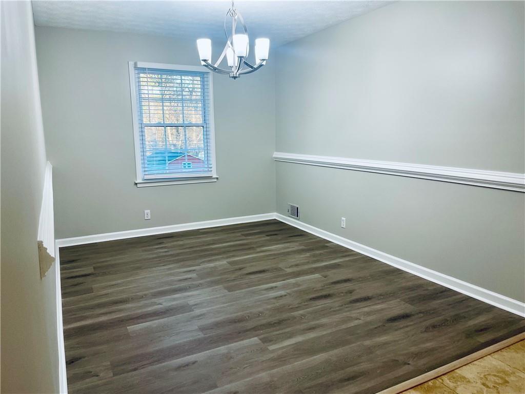 637 Rae Drive Southwest Lawrenceville, GA 30044 - Photo 9 of 27