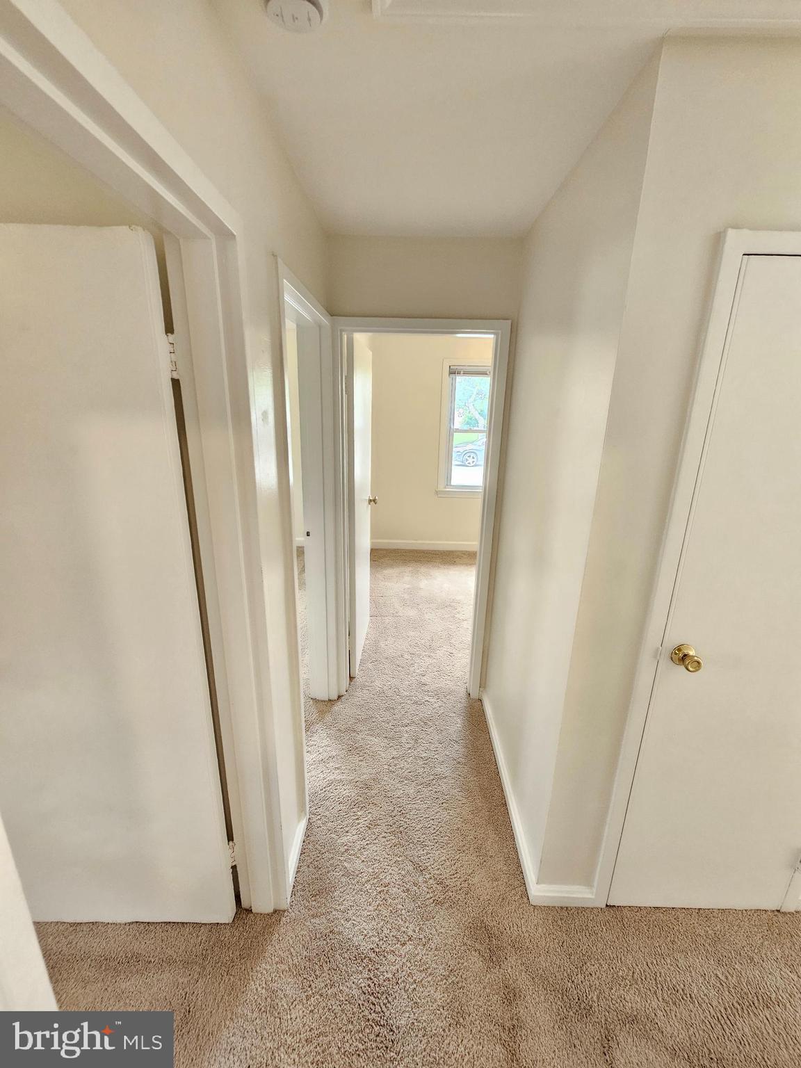 603 Pinewood Road Rockville, MD 20850 - Photo 13 of 32 Hallway