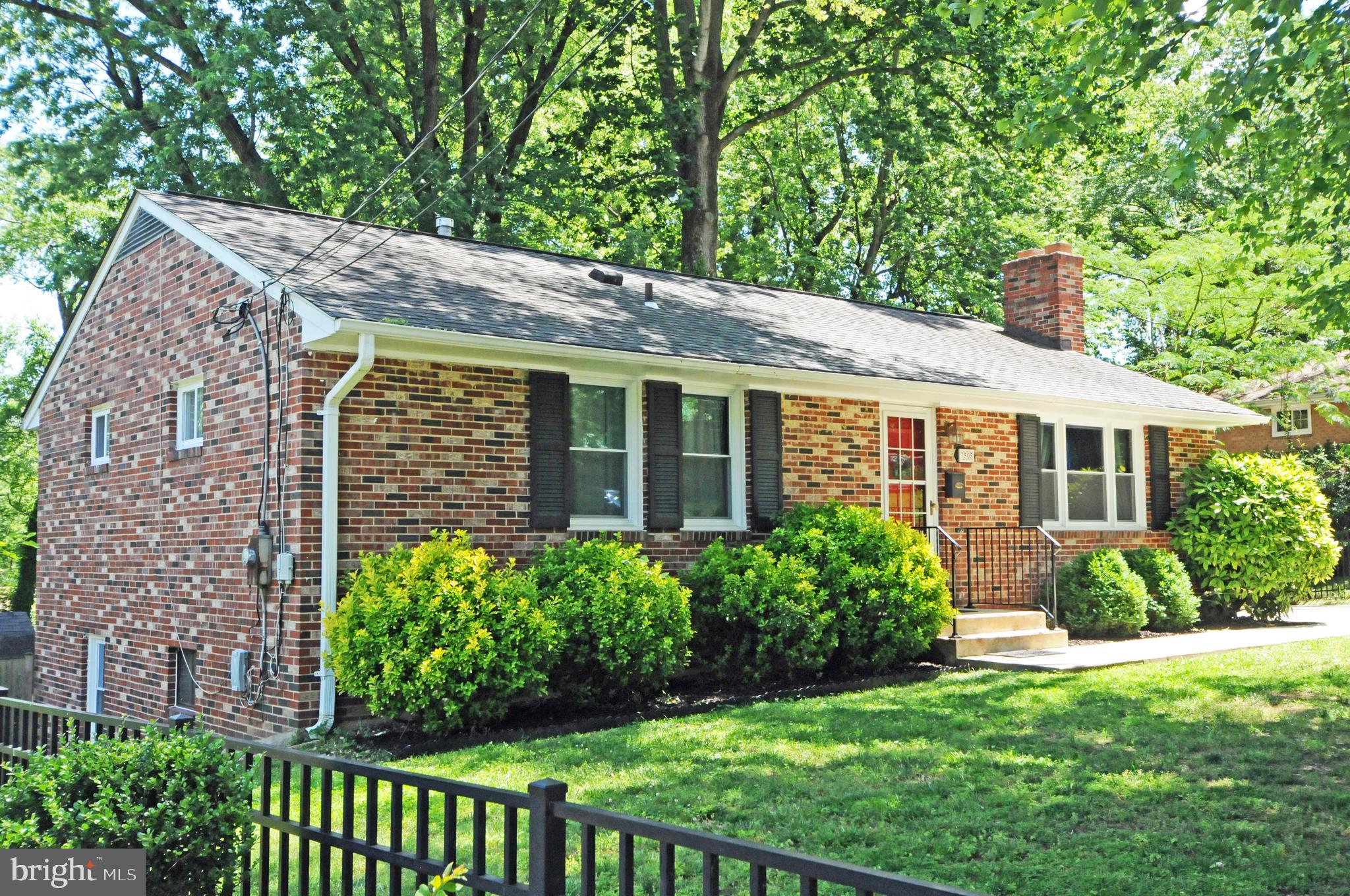 7505 Long Pine Drive Springfield, VA 22151 - Photo 5 of 63 QUIET STREET YET ESTATE STYLE FENCING IN THE FRONT