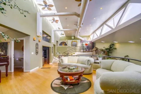 $2,900,000 | 1876 Sefton Place, San Diego, CA 92107