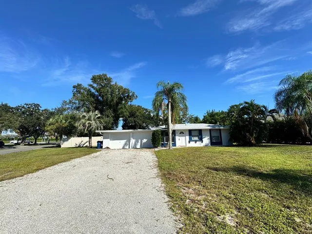 $2,500 | 305 Bay Vista Avenue, Osprey, FL 34229