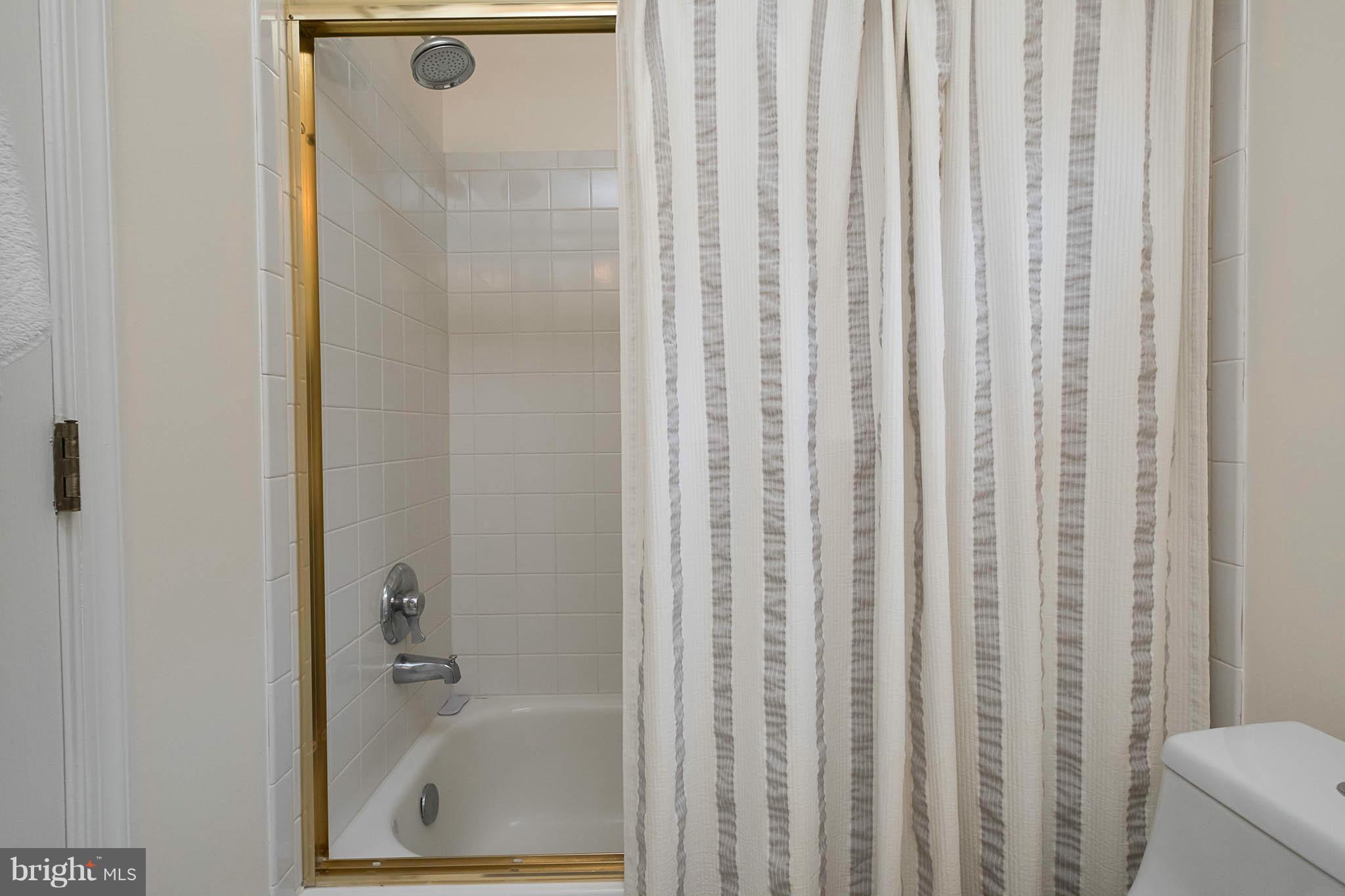 6213 Brooklyn Bridge Road Laurel, MD 20707 - Photo 21 of 30 Bath