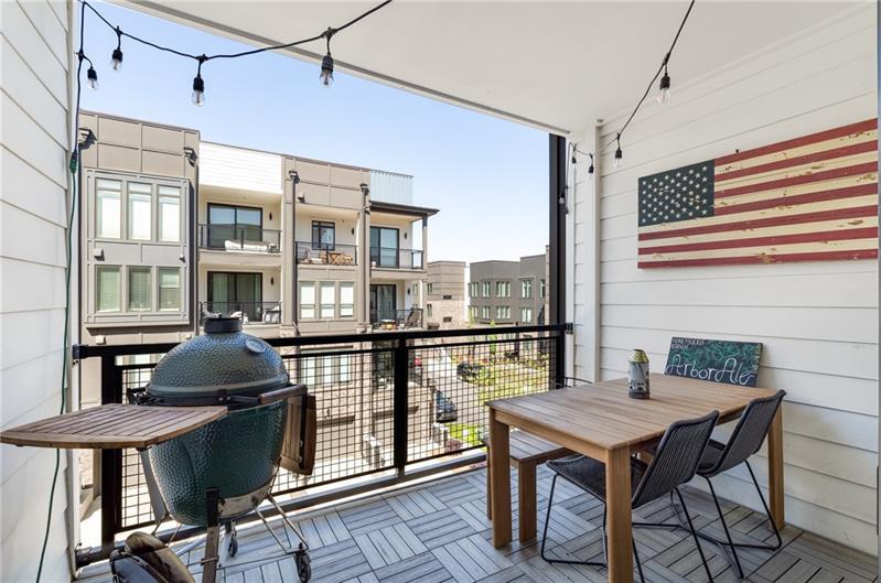 383 Pratt Drive, Unit 504 Atlanta, GA 30315 - Photo 40 of 48 a dinning table and chairs in the balcony