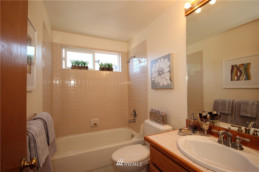 3227 210th Street Southeast Bothell, WA 98021 - Photo 12 of 25