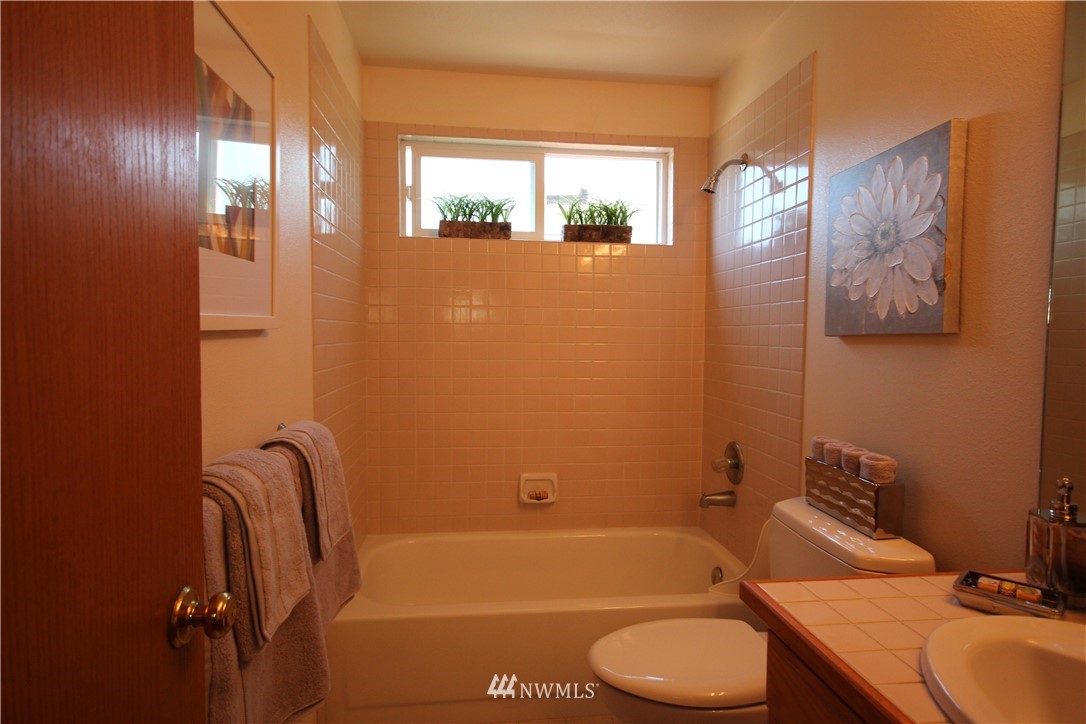 3227 210th Street Southeast Bothell, WA 98021 - Photo 16 of 25