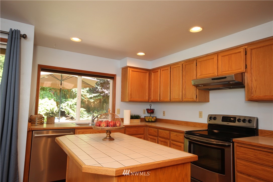 3227 210th Street Southeast Bothell, WA 98021 - Photo 3 of 25