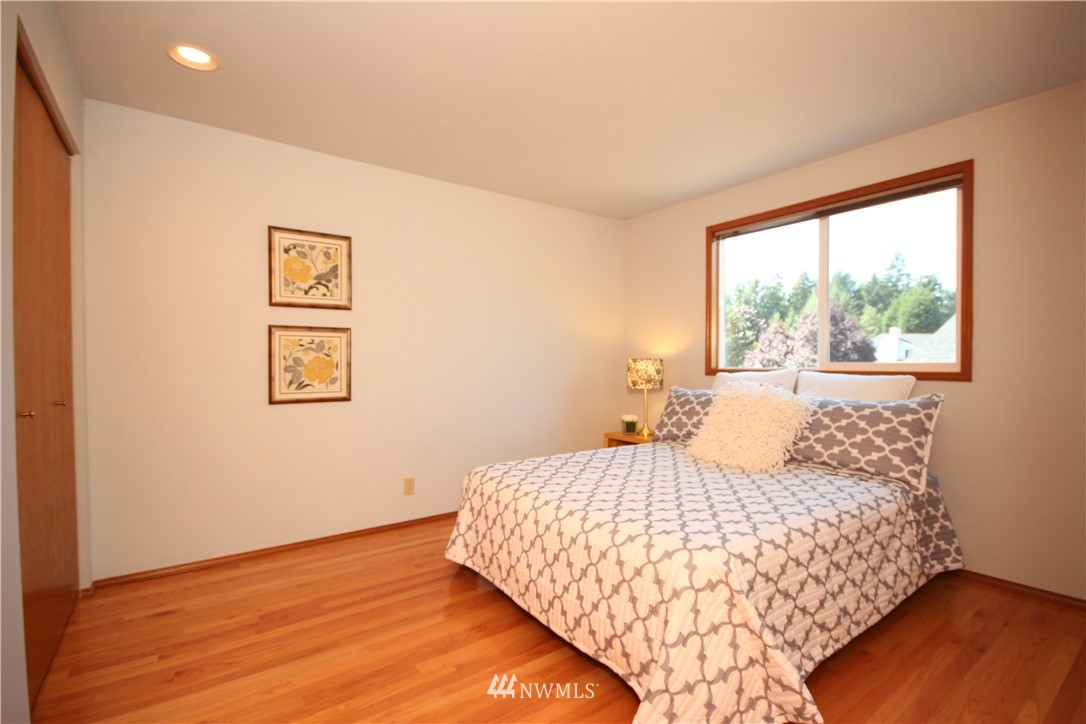 3227 210th Street Southeast Bothell, WA 98021 - Photo 6 of 25