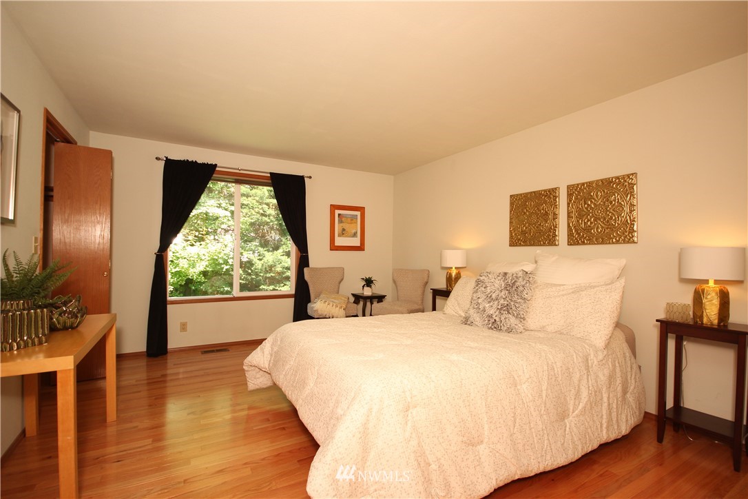 3227 210th Street Southeast Bothell, WA 98021 - Photo 7 of 25
